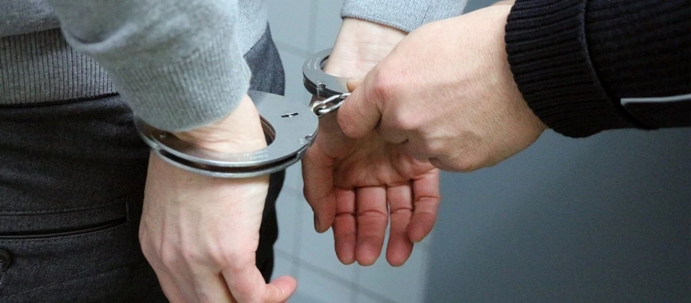 Πήλιο: Χειροπέδες σε 56χρονο Αλβανό που απειλούσε ότι θα σκοτώσει την γυναίκα του & τις τρεις κόρες τους